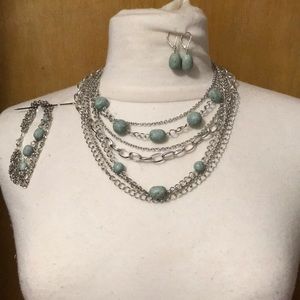 Light turquoise color set of jewelry
